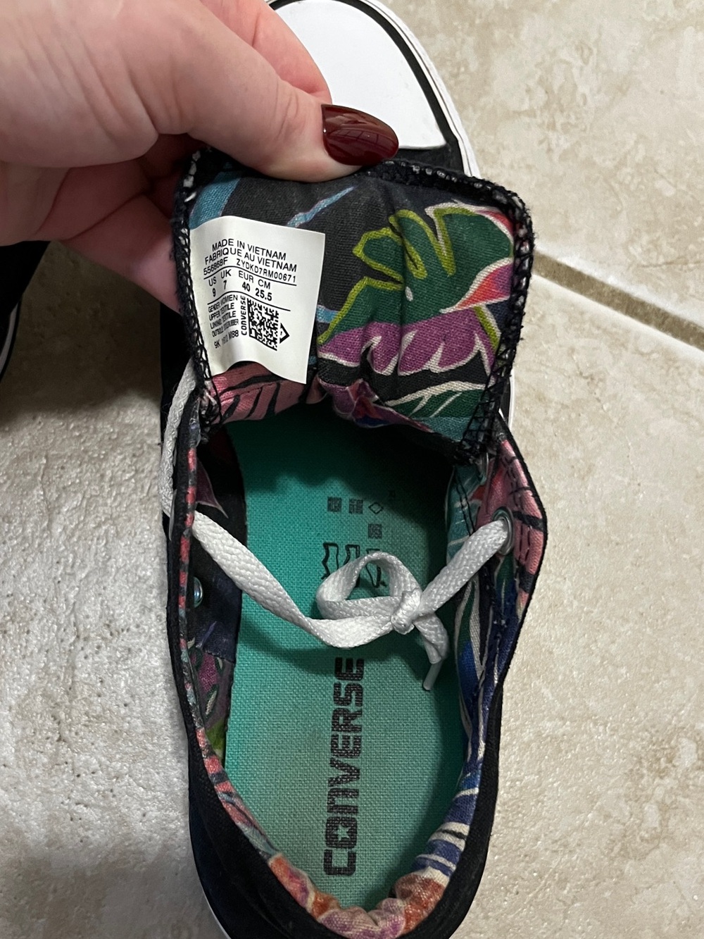 Converse Chuck Taylor All Star low top with floral printed inner lining - Picture 4 of 4
